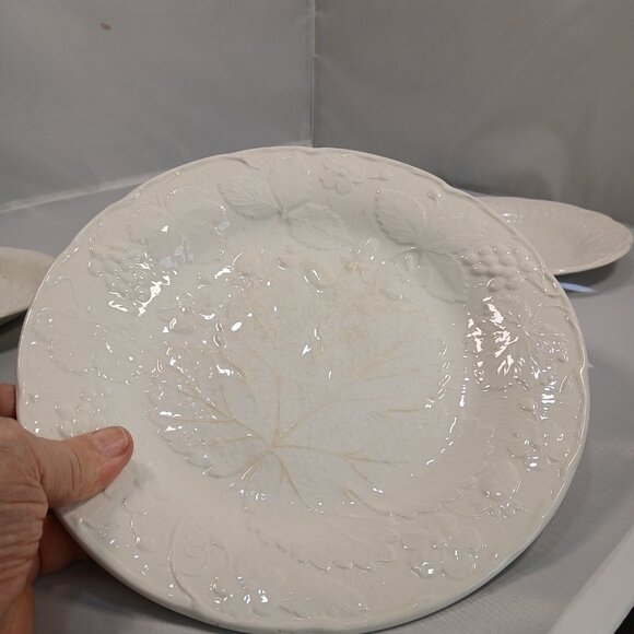 Cuthbertson's Burleigh Davenport Set Of Strawberry Grape Leaf White Dinnerware - Picture 2 of 3